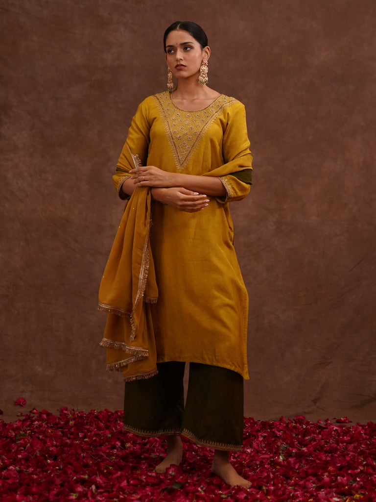 Amaltas Kurta Set