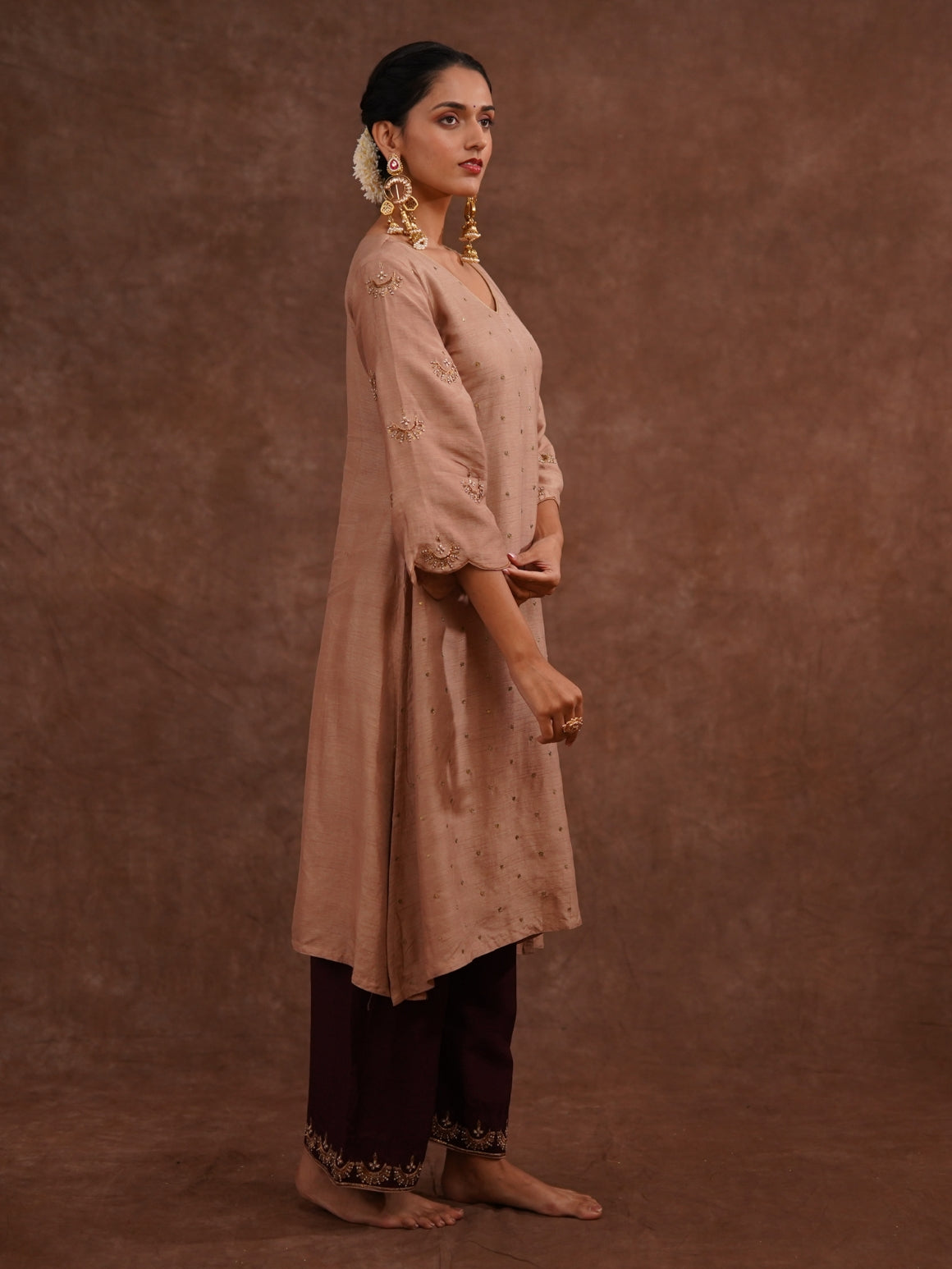 Mrigja Chand Kurta Set