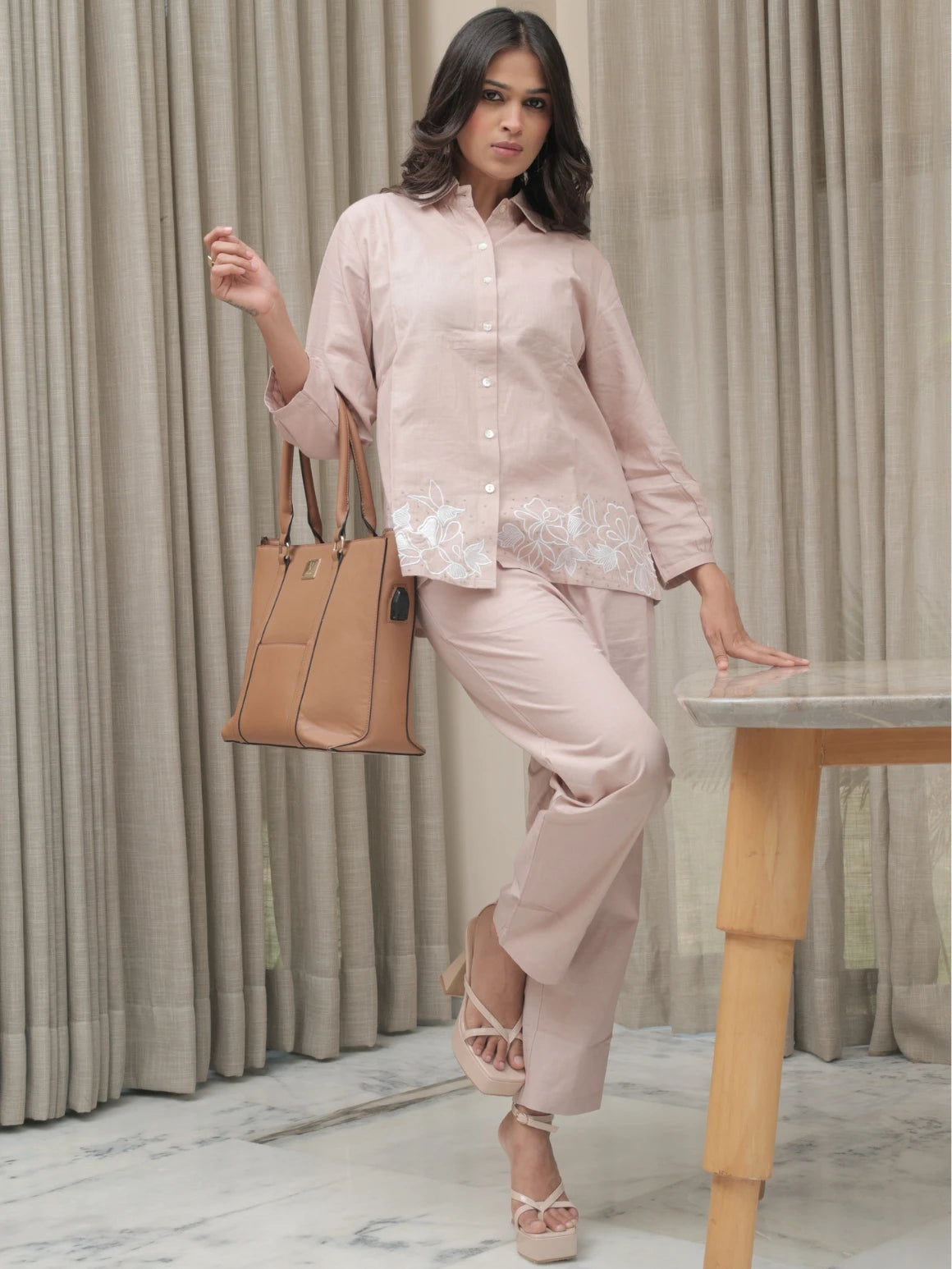 Blush Whisper – Gulraas: The Linen Tale