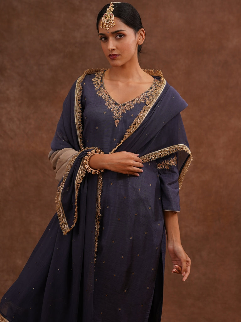 dark blue traditional outfit with gold embroidery for women 