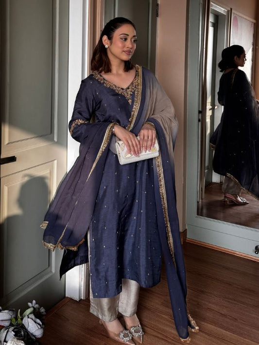 नीलवारा कुर्ता सेट